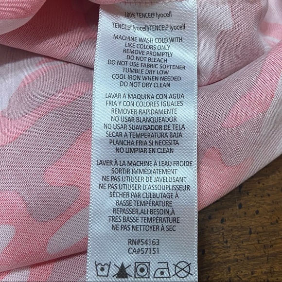 NWT Calvin Klein pink Camo button up‎ shirt - Picture 14 of 14